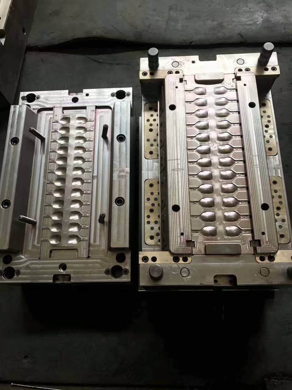 China Plastic Cutlery Mould Maker | Plastic Spoon mould,Fork mould,Knife Mould 7 plastic spoon mould