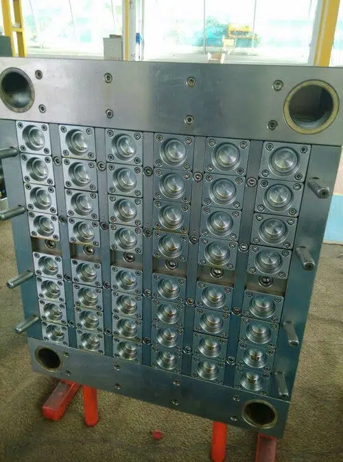 China Flip Top Cap mould,bump lotion mould company in China 4