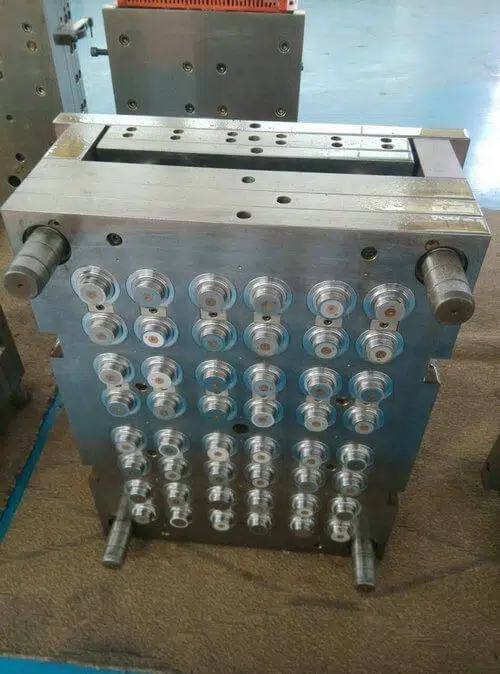 China Flip Top Cap mould,bump lotion mould company in China 5