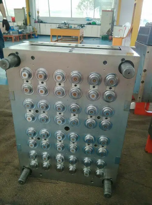 China Flip Top Cap mould,bump lotion mould company in China 7