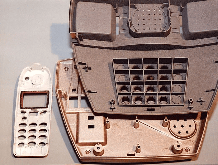 fabricante de componentes electrónicos de plástico moldeados por inyección y moldes de plástico 2